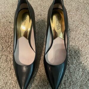 Black Leather Size 7 Michael Kors Pumps/Heels. Like New, Only Worn Once
